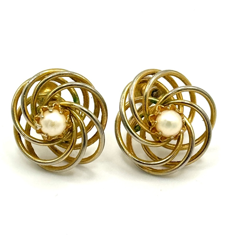 Timeless Design Gold Tone Faux Pearl 1950s Screw-back Earrings